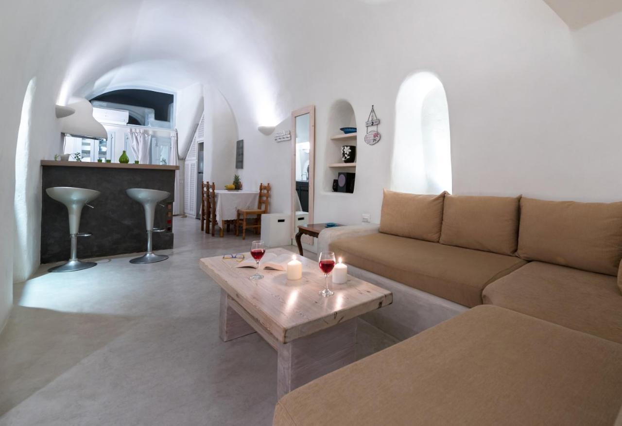 Вилла Christina'S Cave House Тира Экстерьер фото